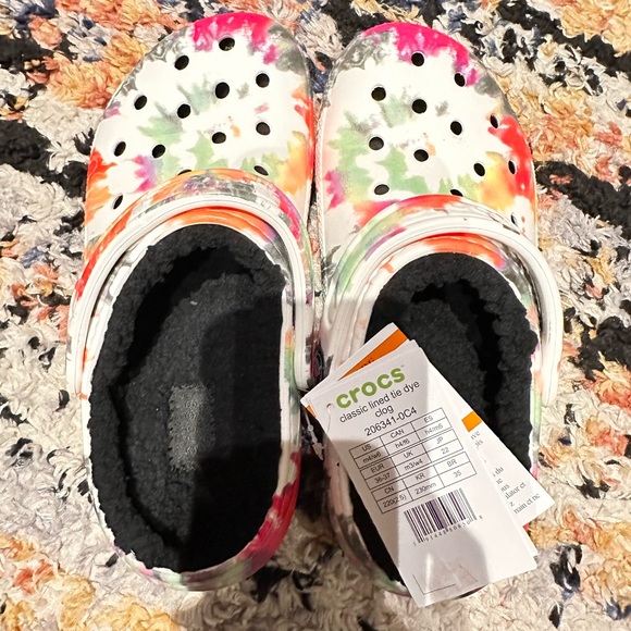 CROCS Shoes - Tie-dye Fur Crocs